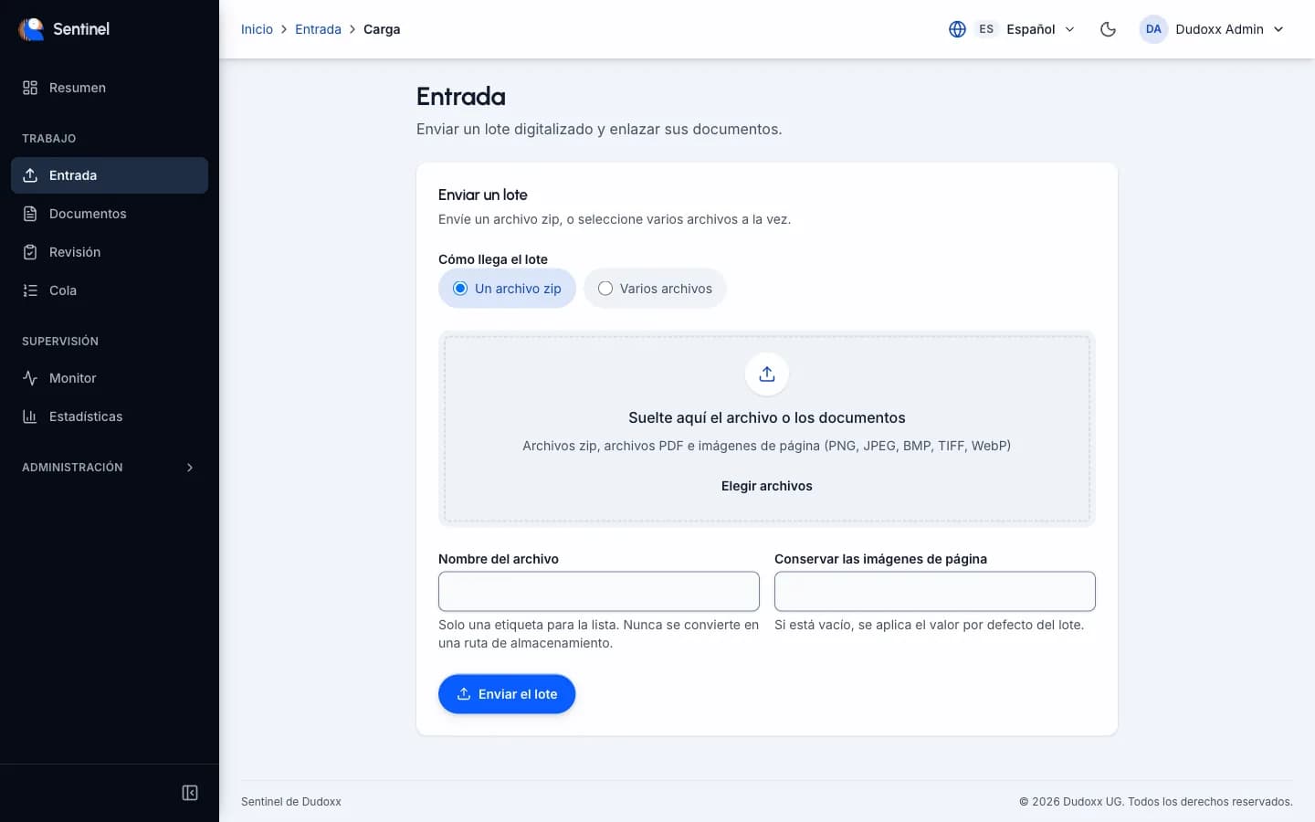 La pantalla de recepción de Sentinel: una zona para soltar un archivo comprimido o varios ficheros, un nombre para el lote y un botón de envío.